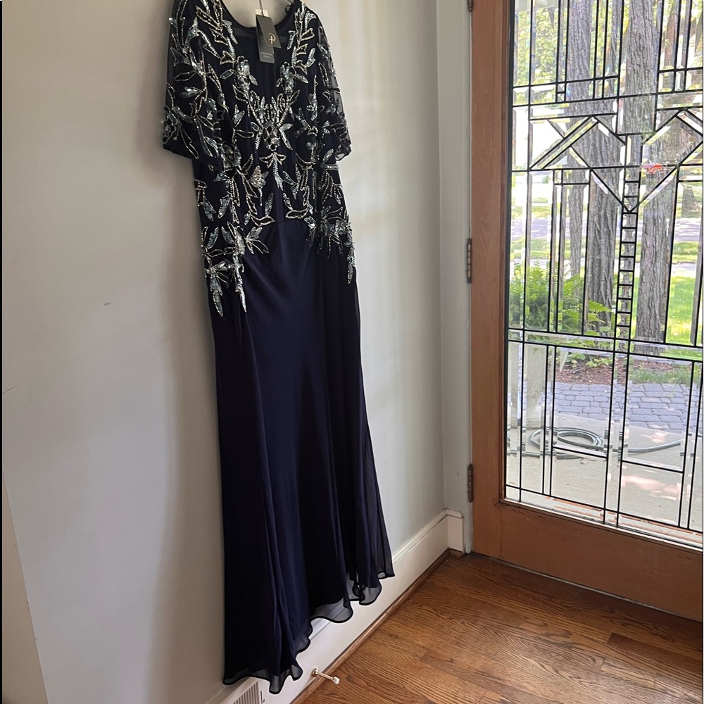 Adrienne Papell Sz 18 Mom of Bride or evening gown Navy blue w/embellishments